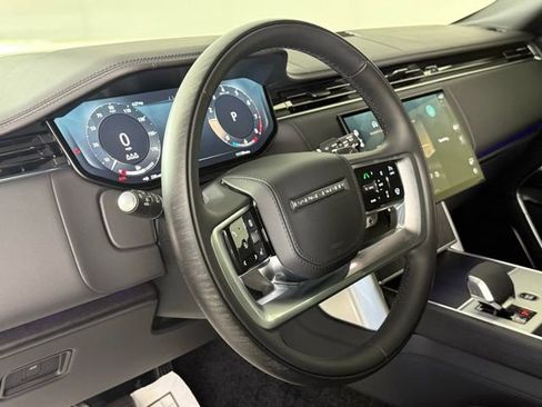 New 2025 Land Rover Range Rover Long Wheelbase Autobiography image 13