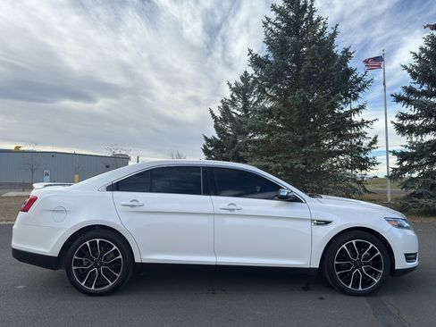 Used 2019 Ford Taurus Limited image 6