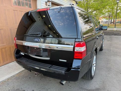 Used 2016 Ford Expedition Platinum image 3