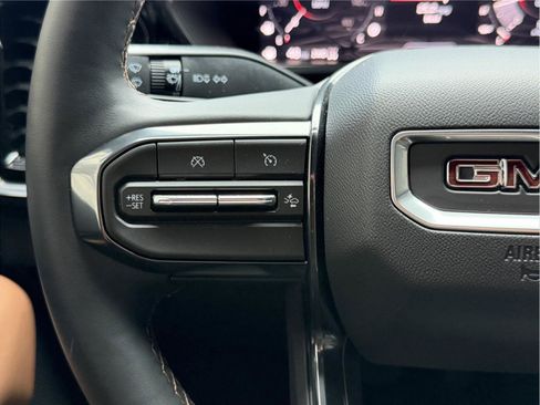 Used 2026 GMC Canyon AT4 w/ AT4 Premium Package AWD/4WD image 17