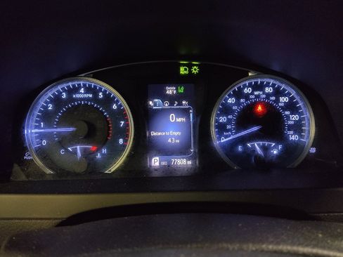 Used 2017 Toyota Camry XLE w/ Moonroof Package image 23