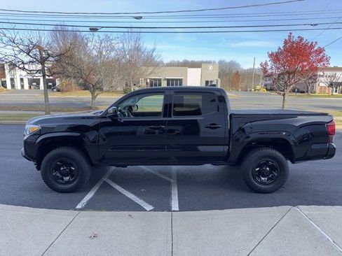 Certified 2023 Toyota Tacoma SR image 5