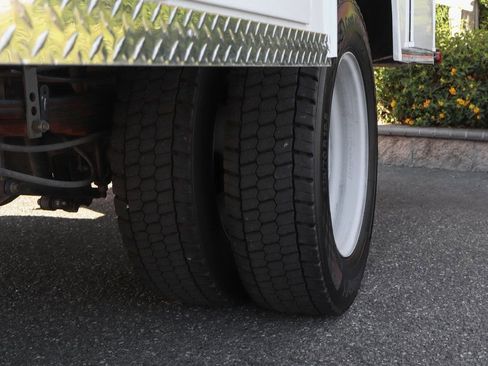 Used 2021 Ford F550 2WD Regular Cab Super Duty image 45