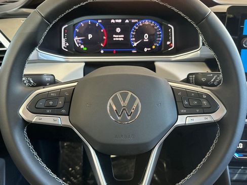 New 2025 Volkswagen Taos SEL image 23