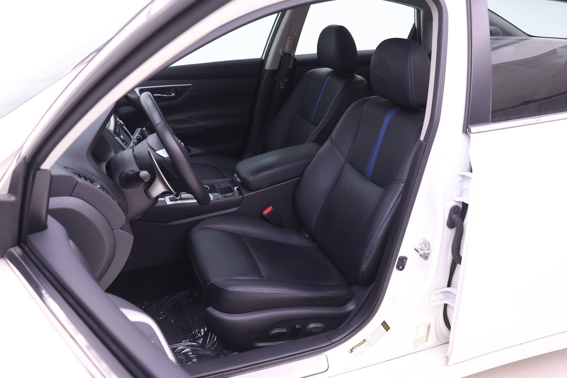Used 2018 Nissan Altima 2.5 SR w/ SR Midnight Edition FWD image 4