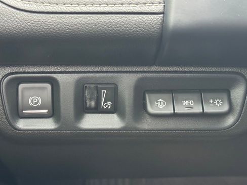 Used 2023 GMC Acadia Denali image 13