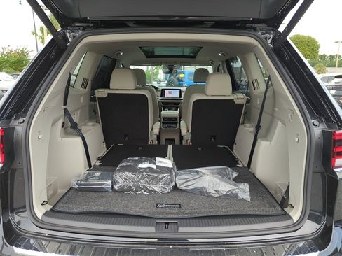 New 2025 Volkswagen Atlas SE image 15