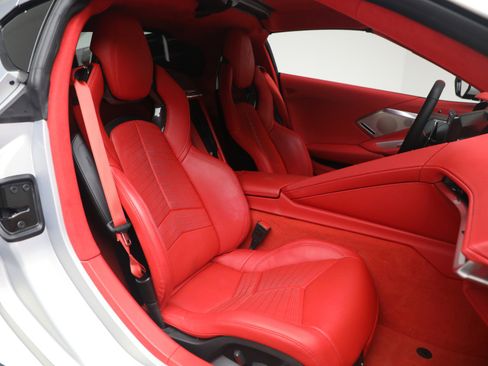 Used 2024 Chevrolet Corvette Stingray Premium Cpe w/ Z51 Performance Package RWD image 19