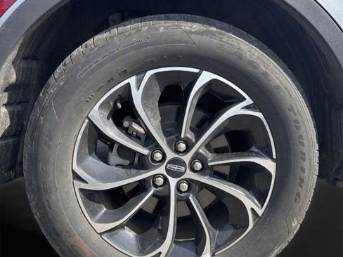 Used 2024 Lincoln Nautilus Premier image 13