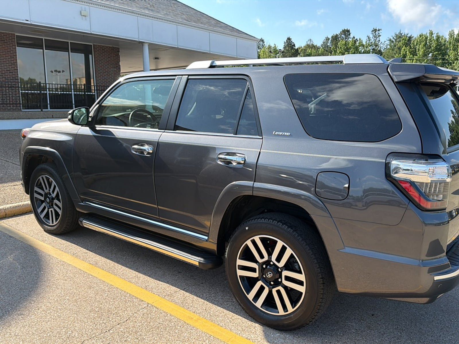 Used 2023 Toyota 4Runner Limited AWD/4WD image 8
