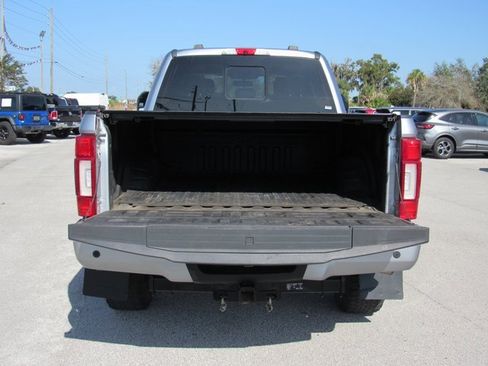 Used 2020 Ford F250 Lariat image 5
