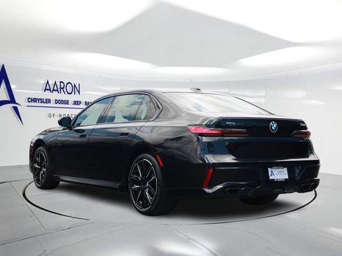 Used 2023 BMW 760i xDrive AWD/4WD image 2