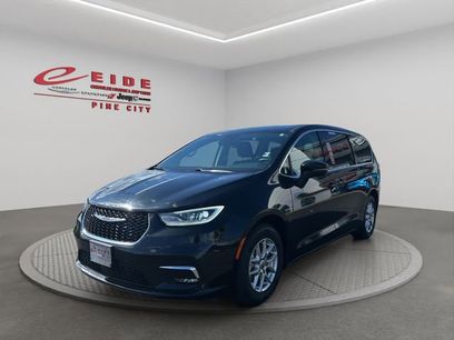 Used 2023 Chrysler Pacifica Touring-L