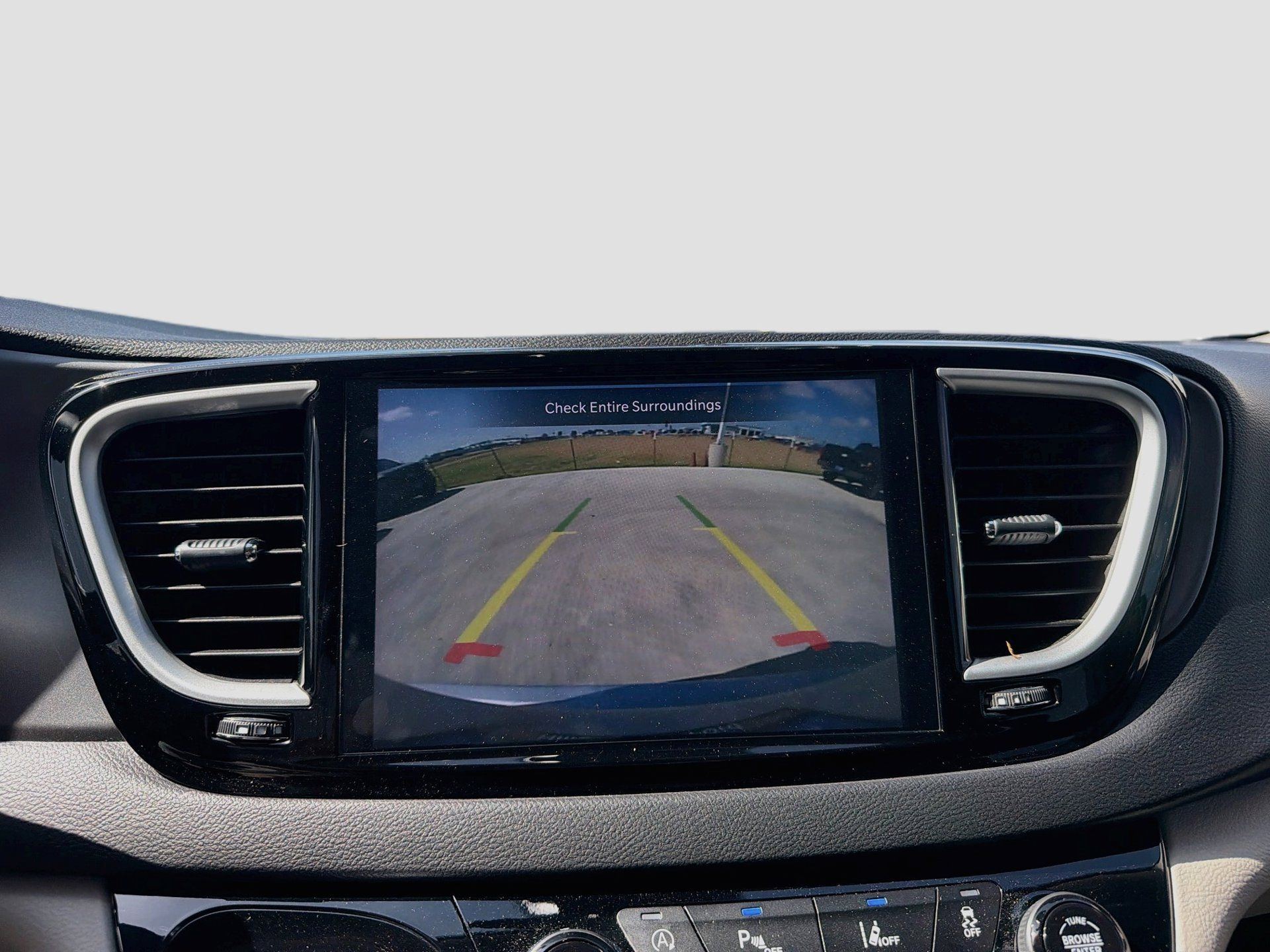 Used 2024 Chrysler Pacifica Touring-L FWD image 14