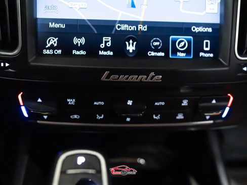 Used 2019 Maserati Levante S GranLusso image 32
