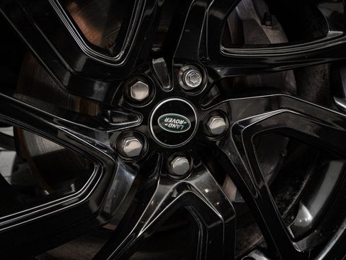 Used 2023 Land Rover Discovery S R-Dynamic image 8