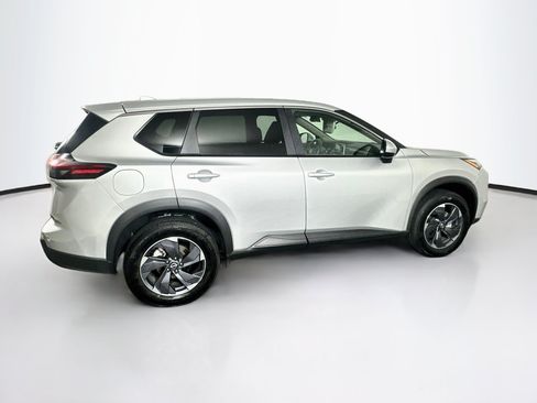 Used 2025 Nissan Rogue SV FWD image 10