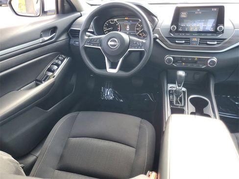 Used 2023 Nissan Altima 2.5 SV image 15