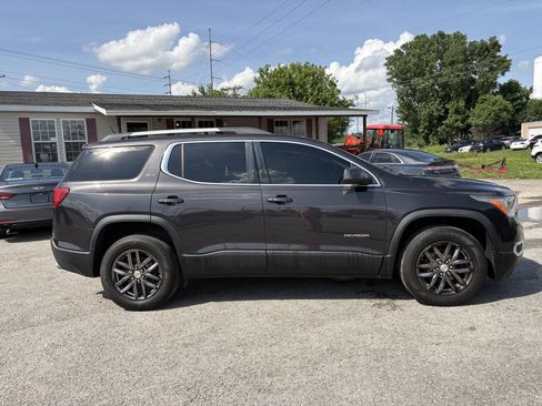 Used 2017 GMC Acadia SLT AWD/4WD image 2
