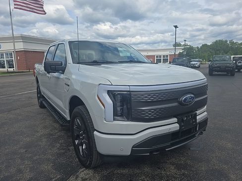 Used 2023 Ford F150 Lightning XLT w/ Equipment Group 312A High AWD/4WD image 11