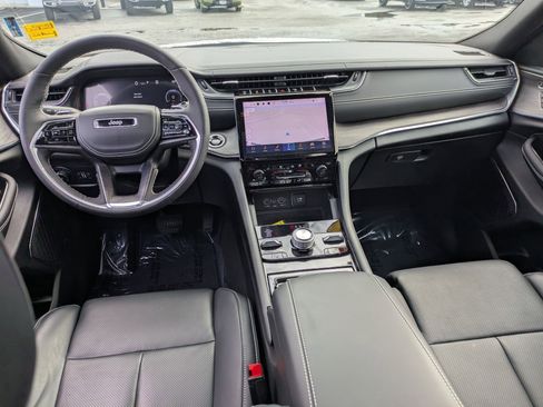 Certified 2025 Jeep Grand Cherokee Overland w/ Luxury Tech Group IV image 26