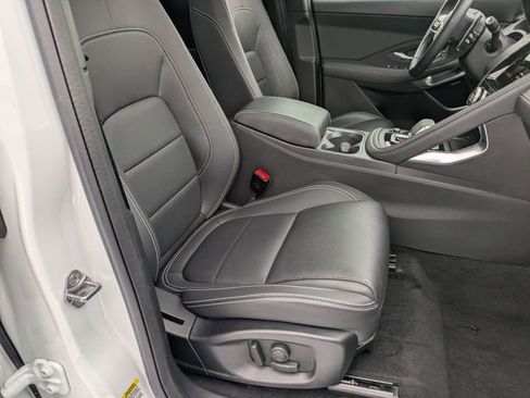 Certified 2024 Jaguar E-PACE R-Dynamic SE image 18