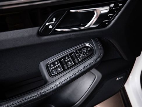 Certified 2026 Porsche Macan S AWD/4WD image 22