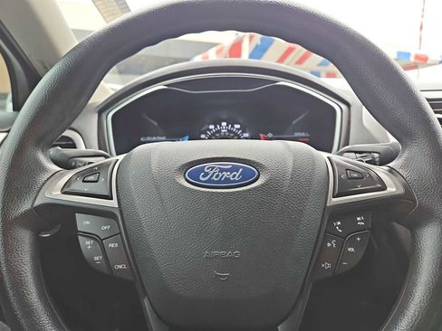 Used 2019 Ford Fusion SE FWD image 22