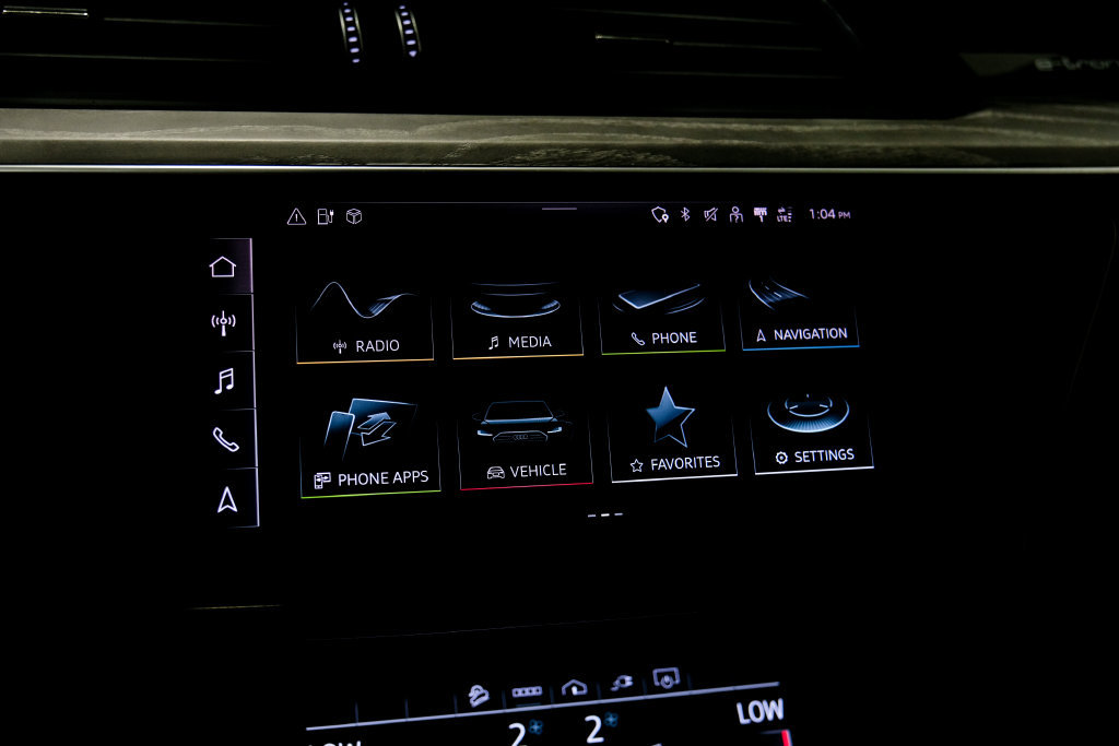 Used 2024 Audi Q8 e-tron Premium Plus w/ Premium Plus Package AWD/4WD image 39