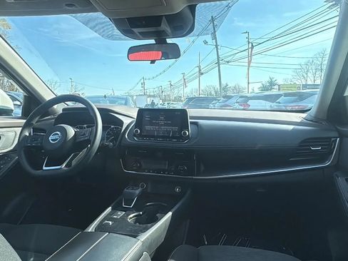 Used 2021 Nissan Rogue SV FWD image 19