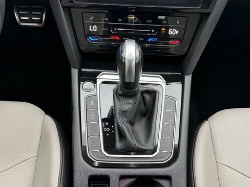 Used 2021 Volkswagen Arteon SE FWD image 17
