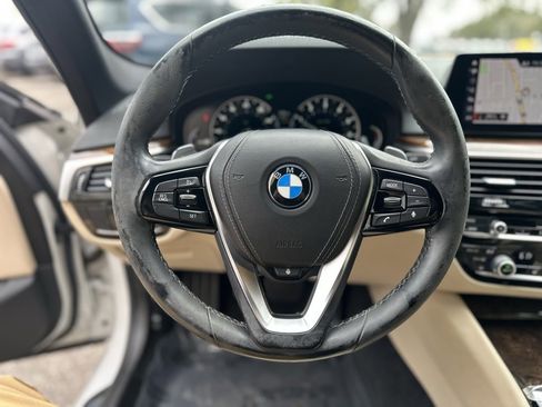 Used 2019 BMW 530i xDrive w/ Convenience Package image 18