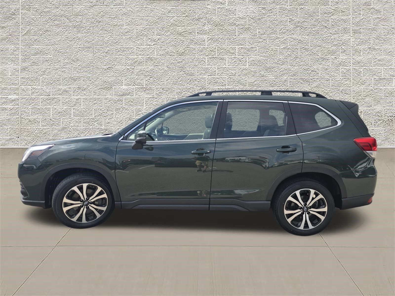 Used 2024 Subaru Forester Limited AWD/4WD image 4