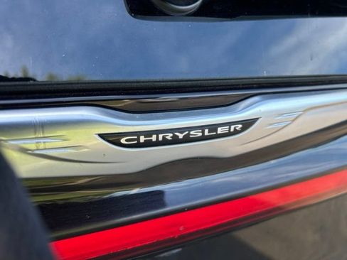 Used 2024 Chrysler Pacifica Limited FWD image 59