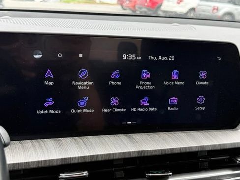 Used 2024 Kia Telluride EX w/ EX Captain's Chair Package FWD image 22