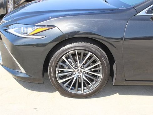 Certified 2025 Lexus ES 350 w/ Premium Package FWD image 4
