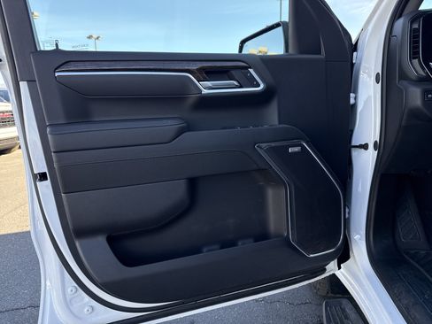 Used 2025 GMC Sierra 1500 Elevation w/ Elevation Premium Package image 11
