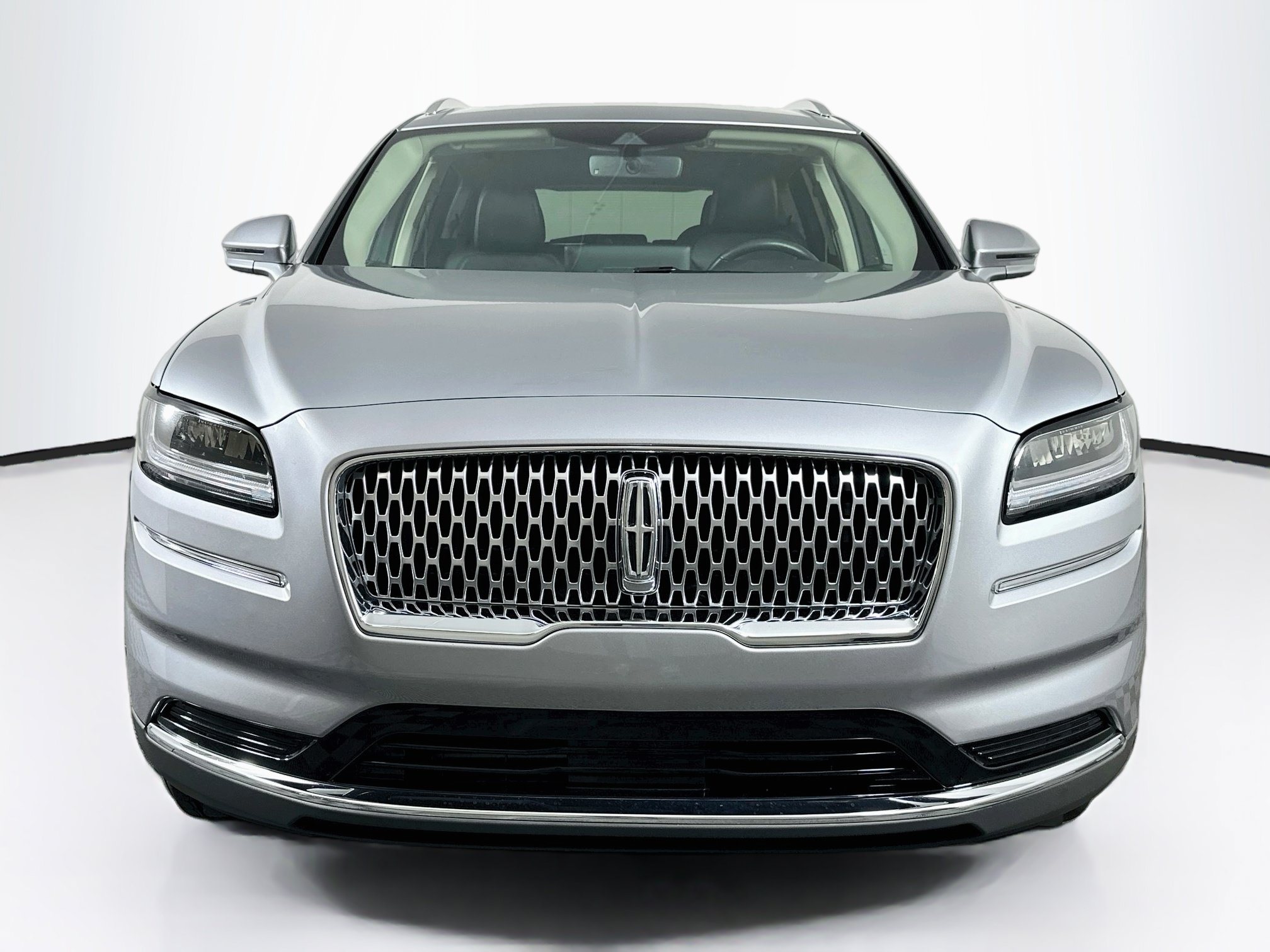Used 2023 Lincoln Nautilus FWD w/ Premium Package image 2