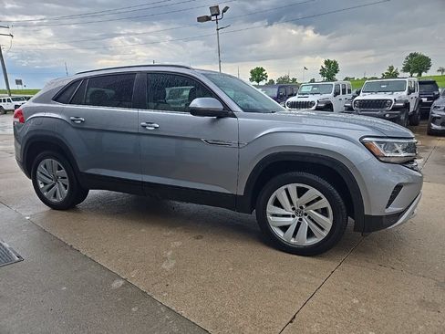 Used 2022 Volkswagen Atlas Cross Sport SE AWD/4WD image 14