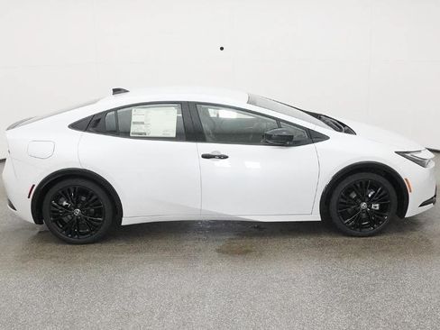 New 2026 Toyota Prius Plug-In Hybrid FWD image 35