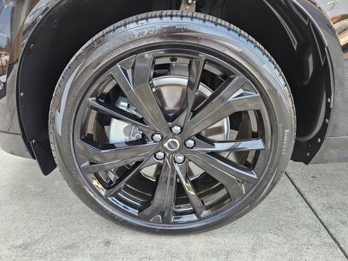 Certified 2024 Volvo XC60 T8 Ultimate w/ Protection Package Premier AWD/4WD image 9