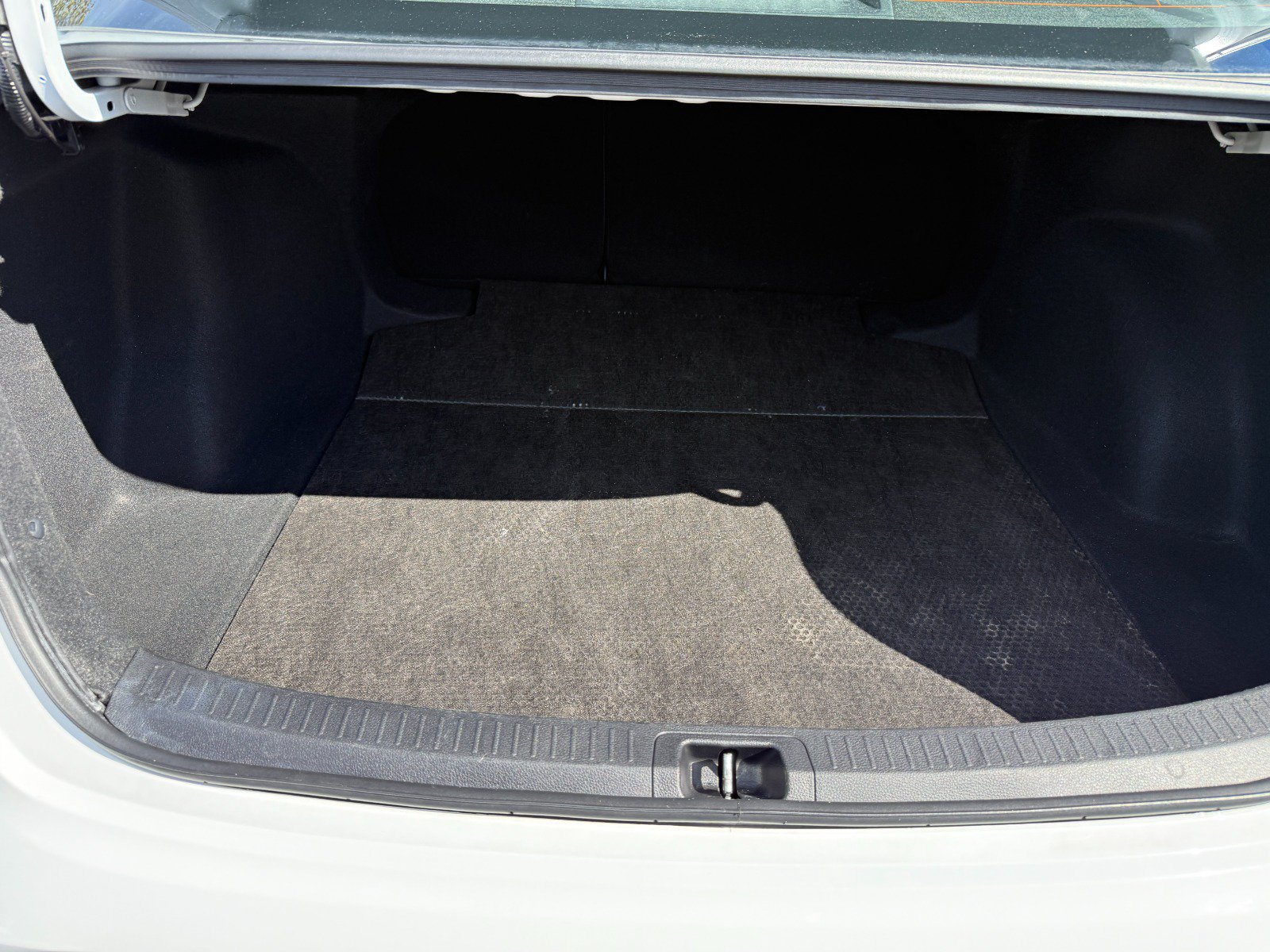 Used 2025 Toyota Corolla LE FWD image 18