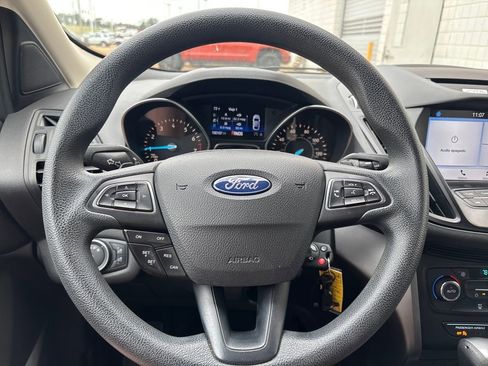 Used 2017 Ford Escape SE w/ Equipment Group 201A image 17