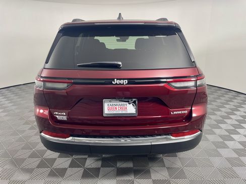 Certified 2025 Jeep Grand Cherokee Laredo image 4