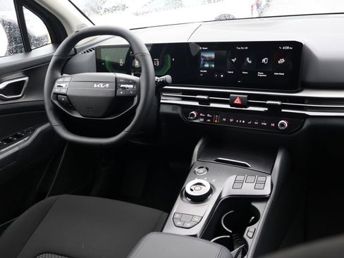 New 2026 Kia Sportage LX image 16