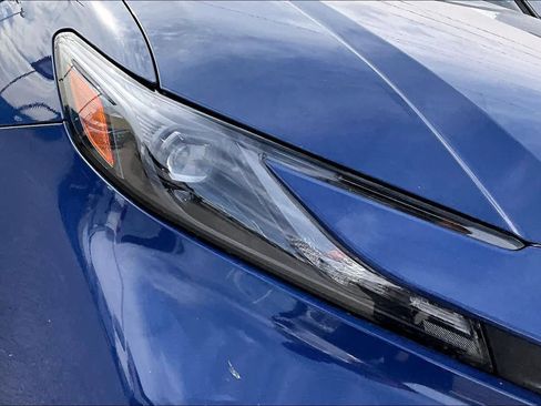 Used 2025 Toyota Camry SE image 28