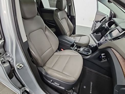 Used 2019 Hyundai Santa Fe XL image 41