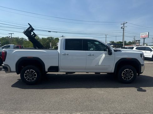 New 2026 GMC Sierra 2500 SLT AWD/4WD image 6