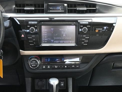 Used 2014 Toyota Corolla LE FWD image 14