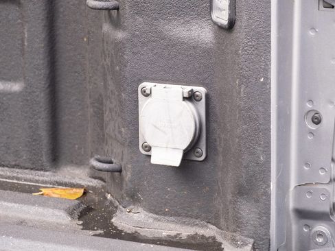 Used 2022 Chevrolet Silverado 1500 LTZ w/ Technology Package image 28